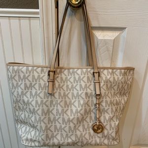 Michael Kors Bags - Michael Kors purse Michael Kors Bags - Michael Kors purse
